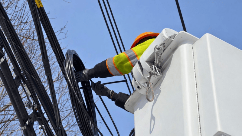 Analyyttinen katsaus globaaleihin kuituoptisten päätelaitteiden markkinoihin ja sen avaintoimijoi...